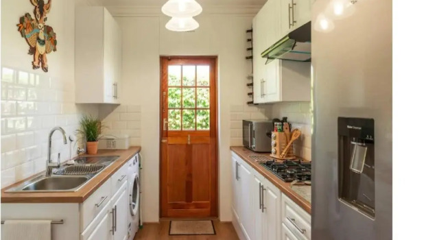 Коттедж Meerendal Cottage-Affordable Luxury