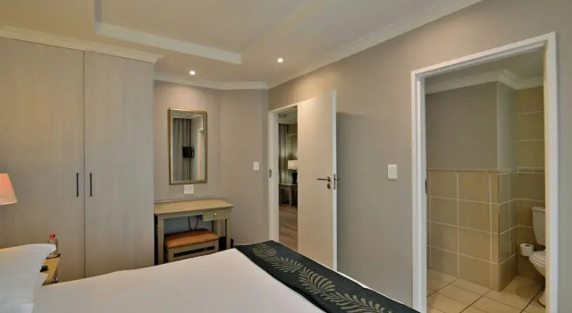 Двухместный люкс c 1 комнатой с балконом Courtyard Hotel Sandton