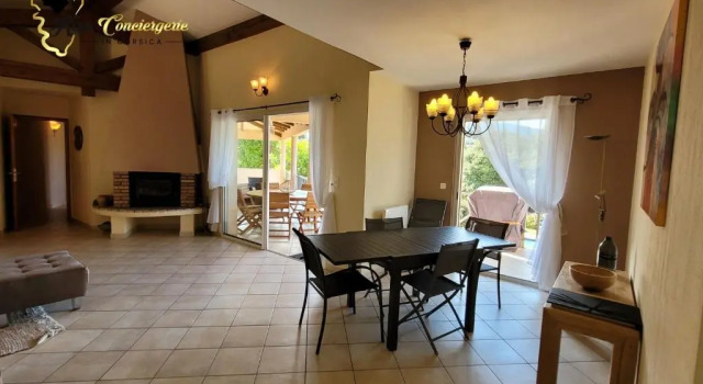 Villa 125m2 6/8 pers Trinité de Porto Vecchio Piscine, Rezerwuj Willa Hotele w Korsyka z parkingiem, Parking