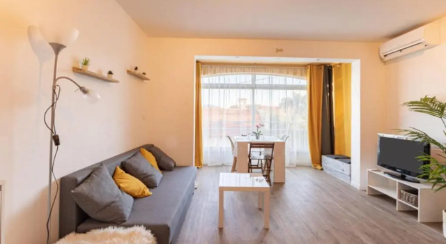 Апартаменты Bright Apartment With Wi Fi La Plage Du Brusc