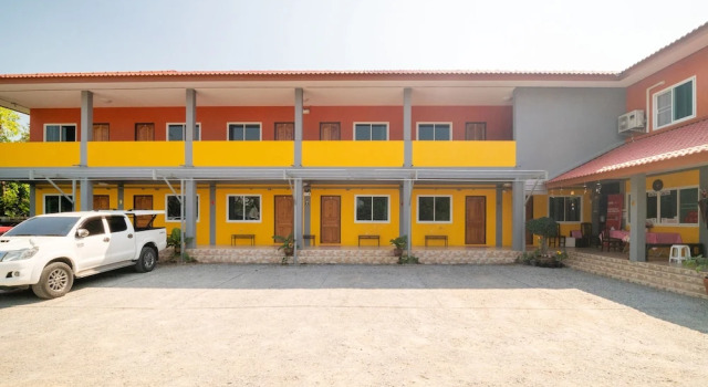 OYO 633 Plearn Plearn Villa, Забронировать Вилла Отели провинции Чонбури с парковкой, Парковка