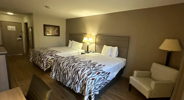 Четырёхместный номер Superior Red Roof Inn Gurnee - Waukegan