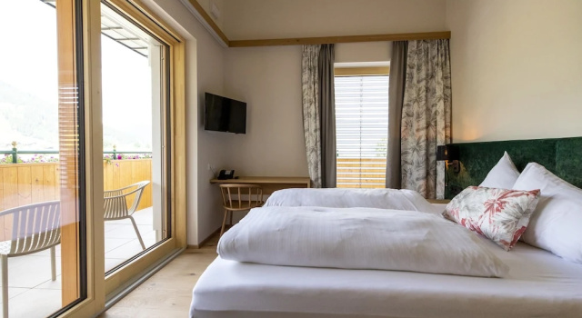 Семейный люкс с балконом Familienhotel Felsenhof