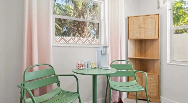 Коттедж Studio w/ King Bed Heated Pool, Steps to Beach!
