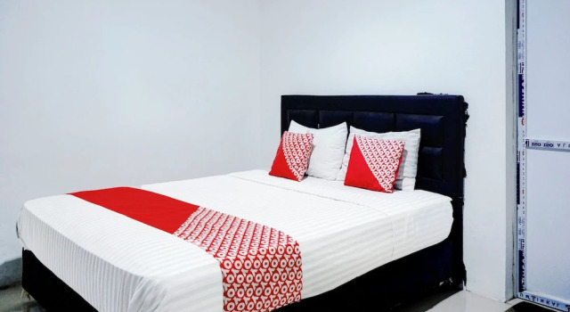 Люкс Standard Hotel O Padang City Center Near Pantai Padang Formerly Hotel Siti Nurbaya