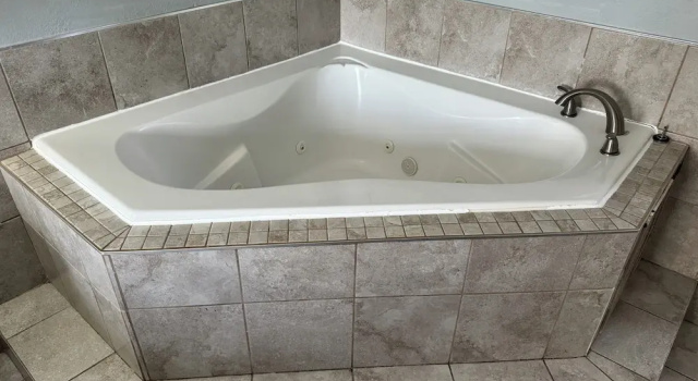 Двухместный люкс Baymont by Wyndham Louisville Airport South