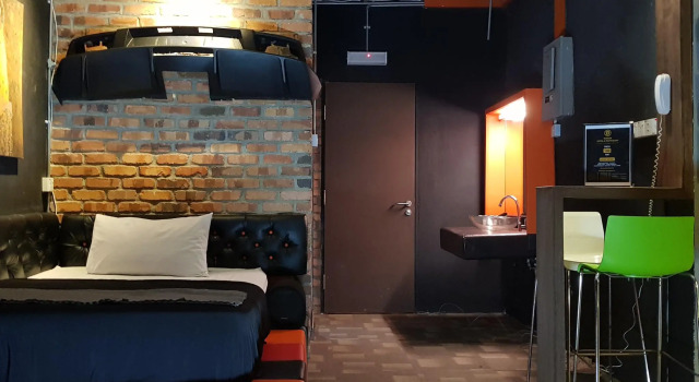 Bunker Hotel & Restaurant