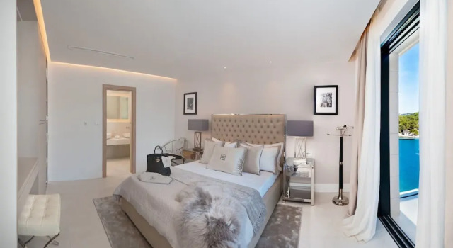 Luxury Villa Silent with Infinity Pool, Забронировать Вилла Виллы Окрестностей Сплита, Вилла