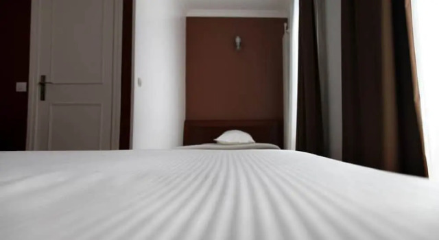 Номер Standard Hotel Briand devient Hotel IPL