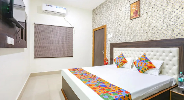Номер Premium Fabexpress Aditya Guest House