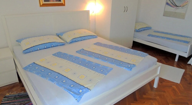 Apartments Zoric, Prenota Appartamento Hotel a Isole Quarnerine con parcheggio, Parcheggio
