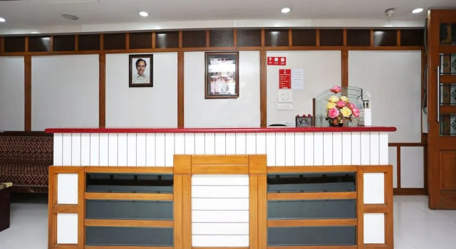 OYO 1108 Hotel Saraswathi Residency, Rezerwuj Hotel Ameerpet 