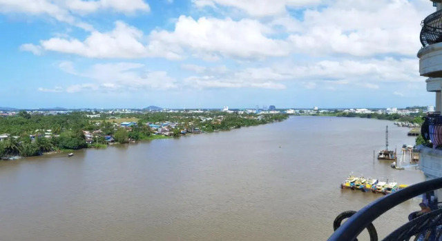 Апартаменты с 3 комнатами Jeff and Ricky Homestay Kuching Riverine