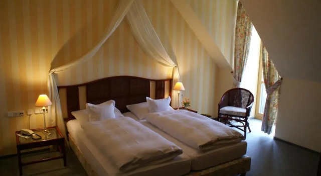 Люкс Hotel-Restaurant Zum Landgraf - Henry Merz