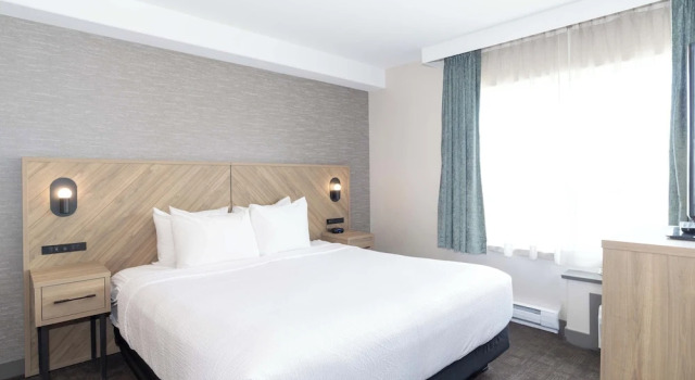 Двухместный люкс Grand Sandman Hotel Quesnel