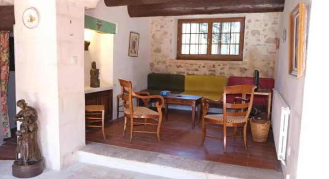 Вилла typical mas provençal with swimming pool in a small hamlet near mouriès in the alpilles in provence- 8 persons
