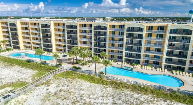 Azure 519 3 Bedroom Condo, Забронировать Отель Отели Форт-Уолтон-Бич с парковкой, рядом с Пирс на острове Окалооса, Парковка