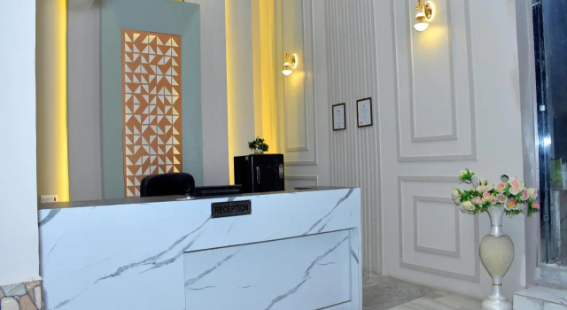 Hotel Aalishan Garden