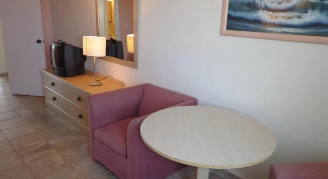 Двухместный люкс с 2 комнатами с балконом Isle of Palms Motel