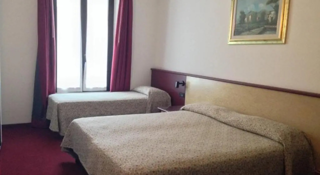 Номер Standard Hotel Plaza