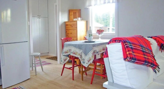 2 Bedroom Cozy Home In Hyltebruk, Book Hotel  
