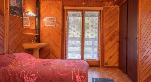 Pleasing Holiday Home in Les Gets Near Ski Area, Забронировать Отель Отели Ле-Же с парковкой, рядом с Горнолыжный подъемник Фолье дю Гольф, Парковка