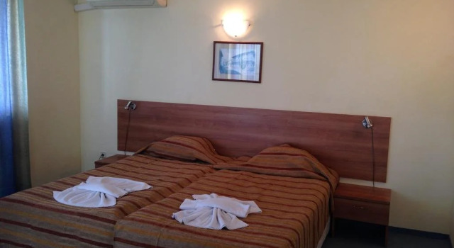 Hotel Star, Забронировать Отель Отели Солнечного берега с парковкой, рядом с Танцевальный клуб Den Glade Viking, Парковка