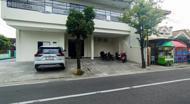 De Corner 2 Madiun RedPartner