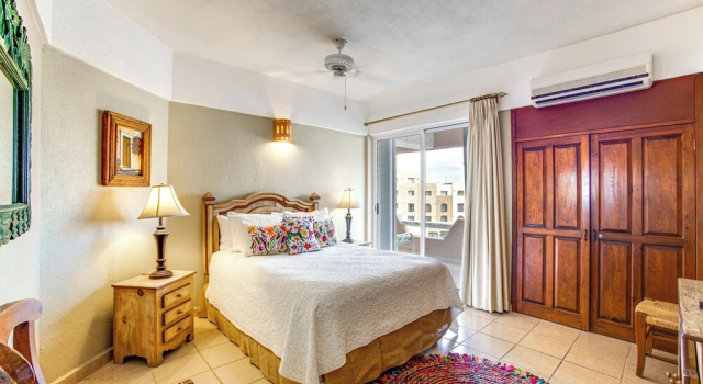 Апартаменты Condo in Plaza Nautica < 1 Mile to The Arch!