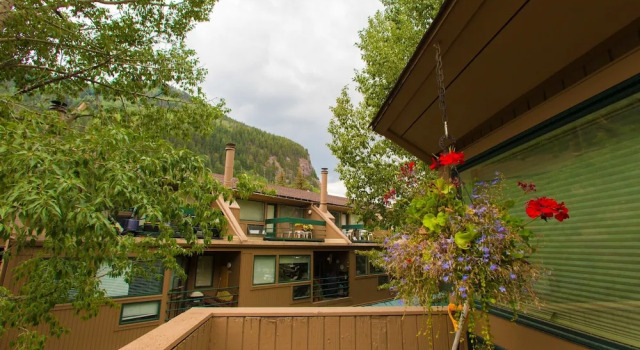 Gorgeous 2 Bedroom Sanctuary With Hot Tub, Забронировать Отель Вейл Roosevelt National Forest, рядом с Vail Racquet Club
