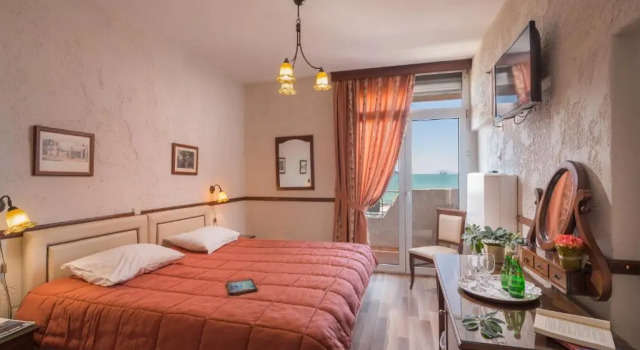 Двухместный номер Standard с видом на море Jolly Hotel