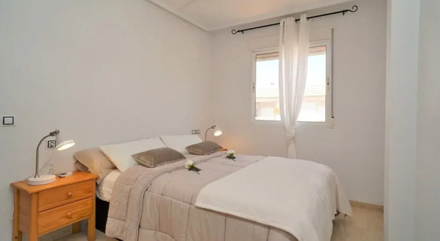 7 Mins From The Beach, Shared Pool Free Wifi, Забронировать Апартаменты/квартира Отели Торревьеха с парковкой, рядом с Городской театр Торревьехи, Парковка