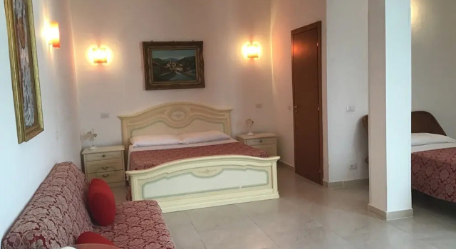 Четырёхместный номер Standard с балконом Hotel Giulietta e Romeo
