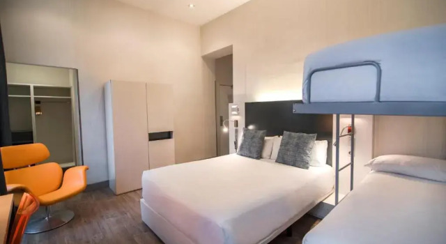 Четырёхместный номер Petit Palace Canalejas Sevilla