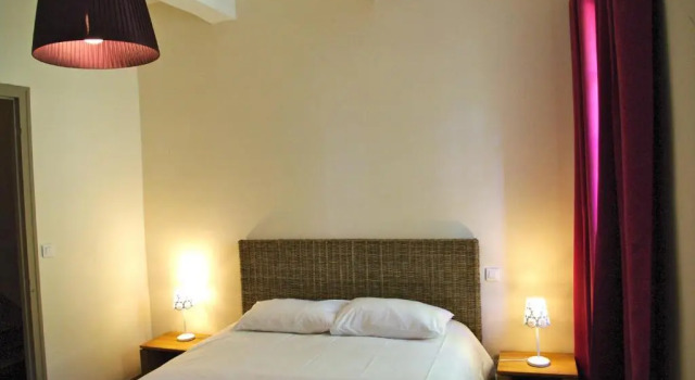 Коттедж с 4 комнатами Chateau Le Vergel Authenac