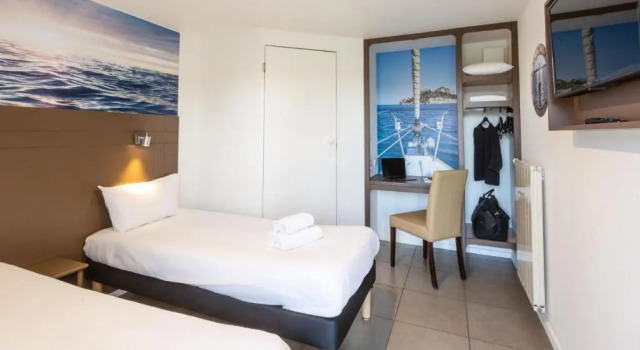 Двухместный номер Standard Hôtel Confort Le Moulin Rouge