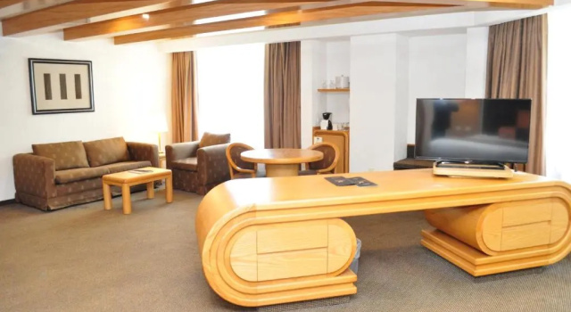 Полулюкс Royal Pedregal