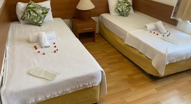 Felicity Hotel & Bungalows
