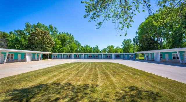 Четырёхместный номер Standard Motel 57