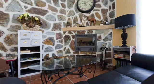 House With 6 Rooms in Nava de la Asunción, With Private Pool, Terrace, Enclosed Garden and Wifi, Réserver Hôtel Nava de la Asuncion 