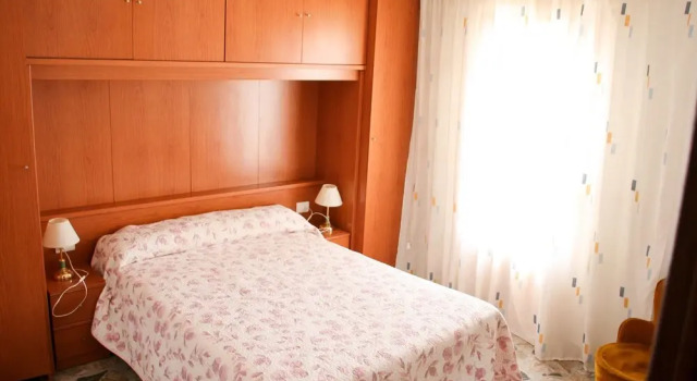 Sol Apartment Ideal for Large Families, Book Apartment Hotels in Aragon with Parking, Parking