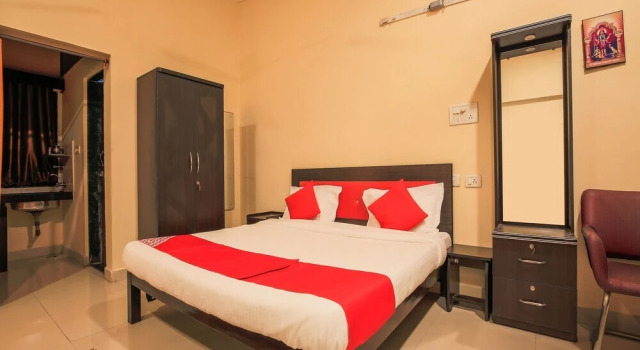 Mahalasa Guest House By OYO Rooms, Boek Pension Nerul Noord-Goa