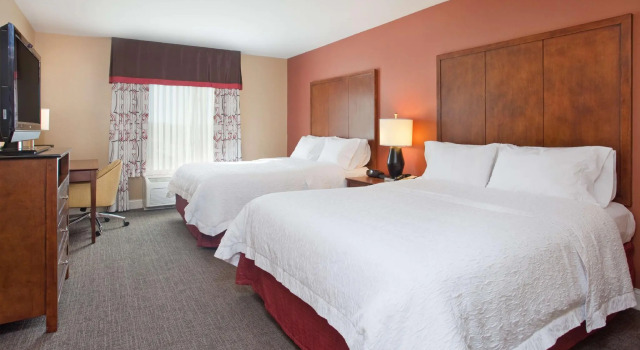 Четырёхместный номер Standard Hampton Inn & Suites Wichita-Northeast