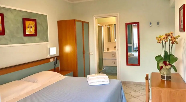 Residence Stella, Boek Hotel Massa Apuana coast
