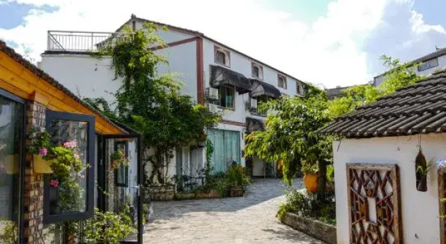 momo hotel, Book Hotel Hotels in Qianxinan with a Pool, Swimming Pool