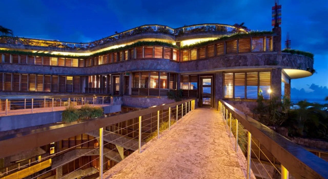 Jade Mountain Resort