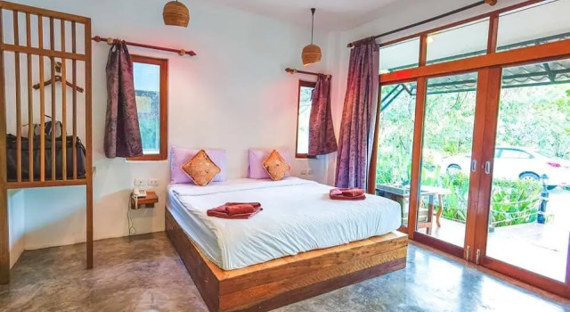 Полулюкс Deluxe Ruean Thai Nai Bang by PANSAK Resort