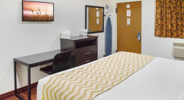 Номер Standard Travelodge by Wyndham Manhasset