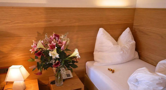 Hotel Künstleralm, Rezerwuj Hotel Hotele w Salzburg z parkingiem, Parking