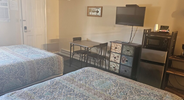 Четырёхместный номер Standard с балконом River Country Motor Lodge
